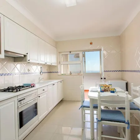 Grannys Ocean View Near And Old Town * ラゴス